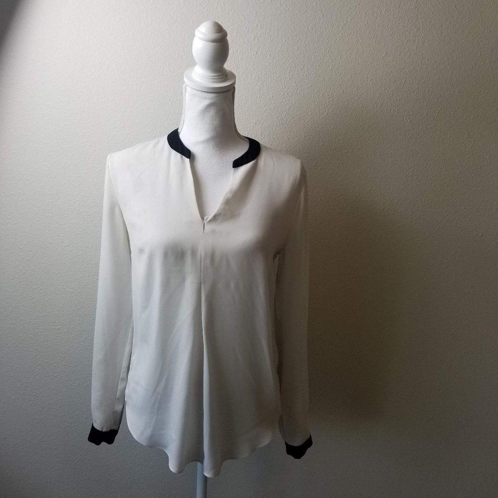 Wearhouse / US 4 / Cream Blouse with Black Accents